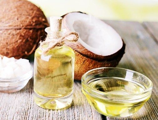 Aceite de coco en la cara